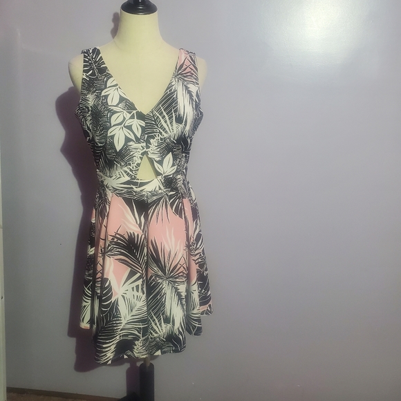 Romeo & Juliet couture sleeveless mini dress size medium - Picture 1 of 6
